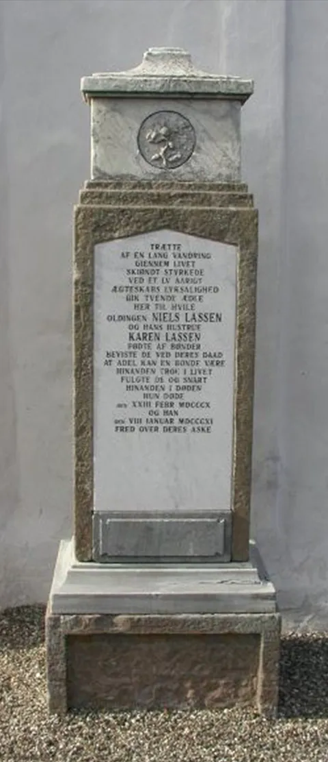 Gravminde ved Sædder Kirke